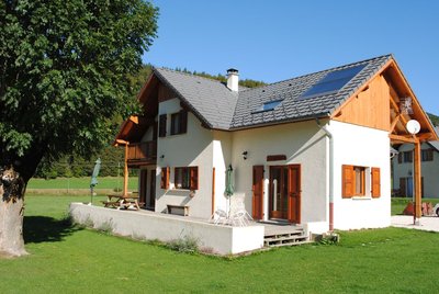 Gîte à droite de l'habitation principale