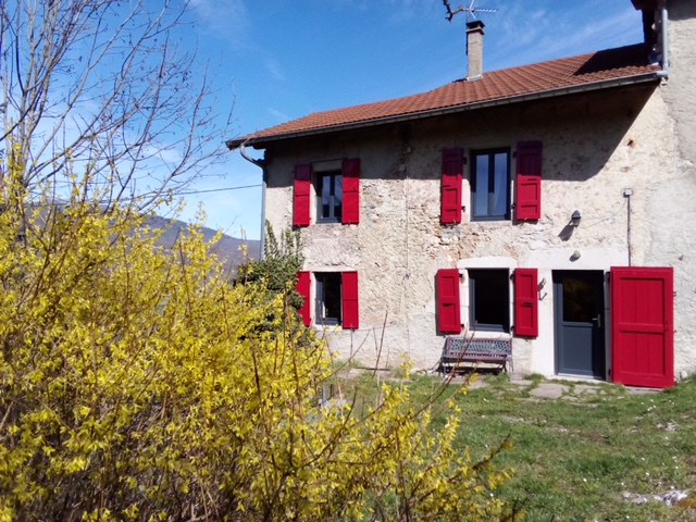 Extérieur et jardin du gîte de fontbelle