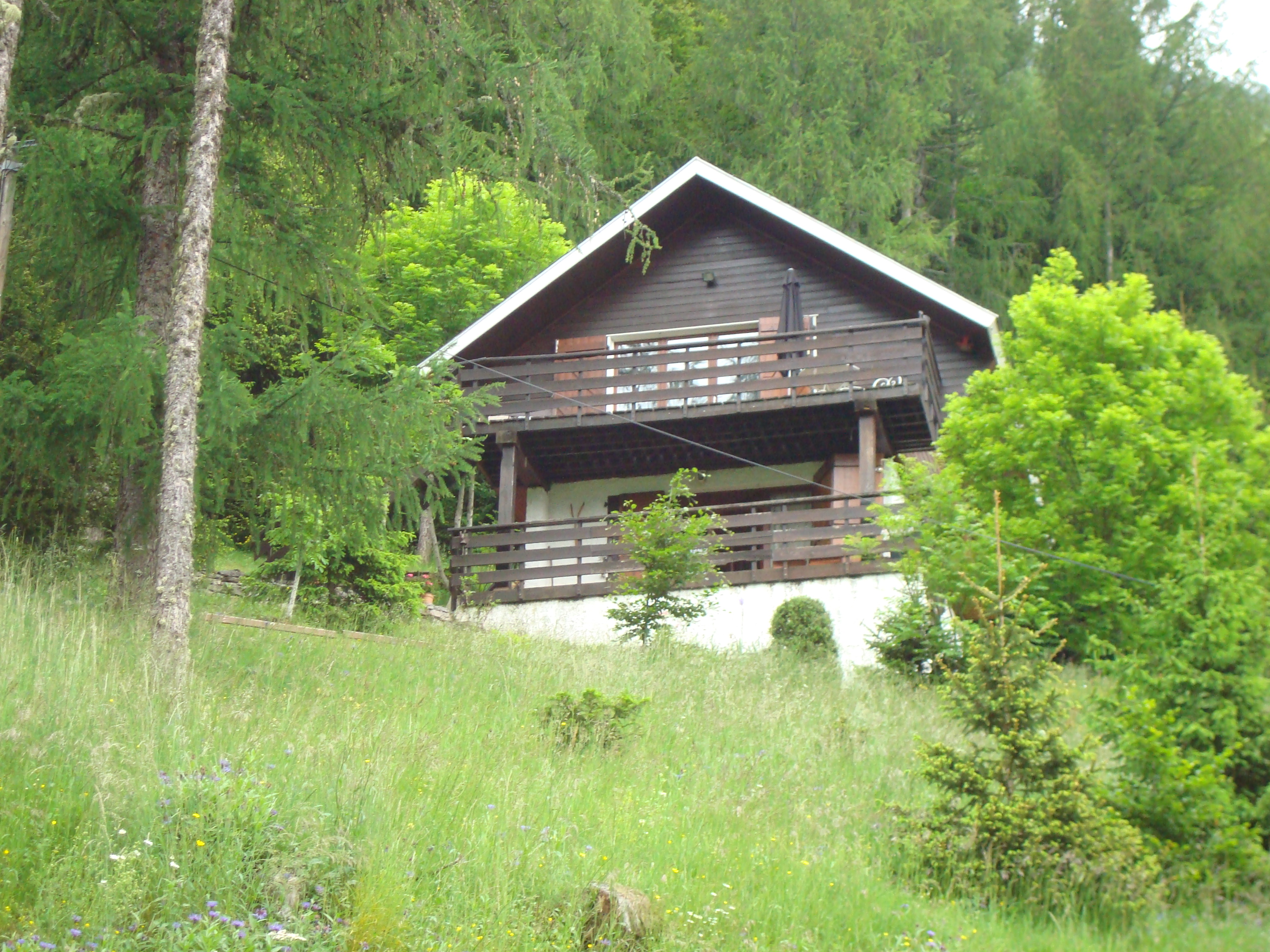 Extérieur du chalet en été