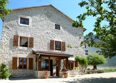 La Ferme du Château en été