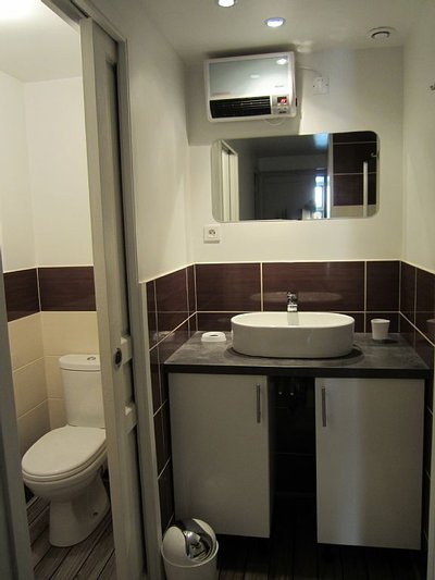 Salle du bain et wc du gîte Le Cocon d'Emma