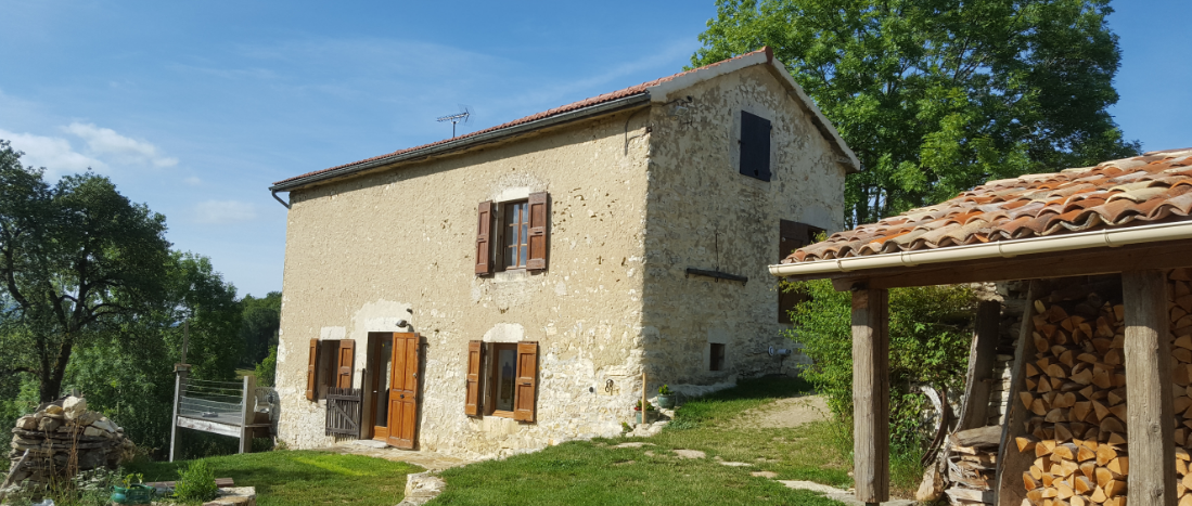 L'extérieur du gîte des Chênes Verts à Saint Martin en Vercors