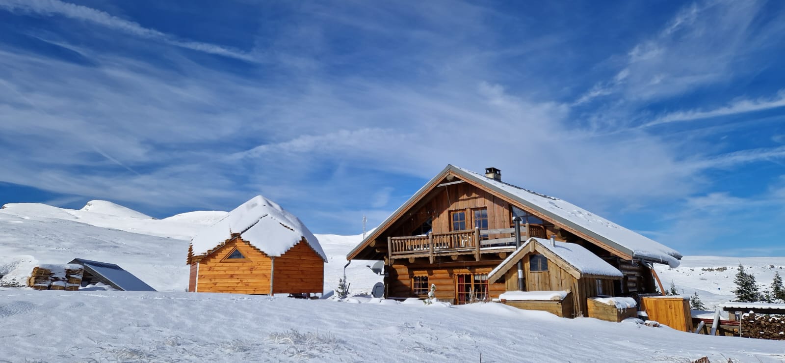 Étoilécime-chambre insolite sous la neige