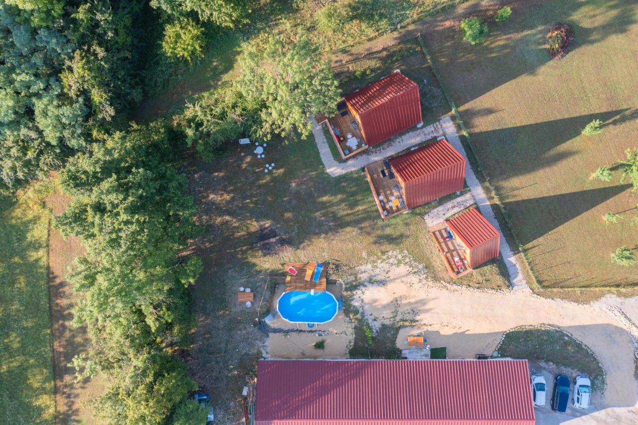 Photo aérienne des chalets du Bonheur du Royans