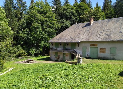 devant le refuge