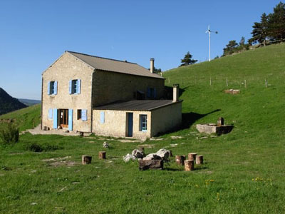 Alpage et le gite de la Tour de Borne