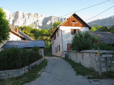 Le hameau de la Chénevarie à Château-Bernard