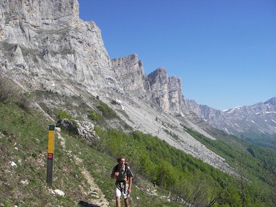 Randonneur sur le sentier du périmètre