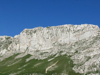 Les arêtes du Gerbier, au-dessus de la Pierre des deux heures