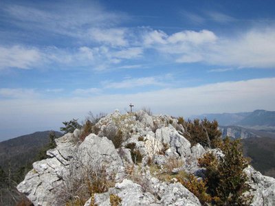 Le sommet de la Roche des Arnauds