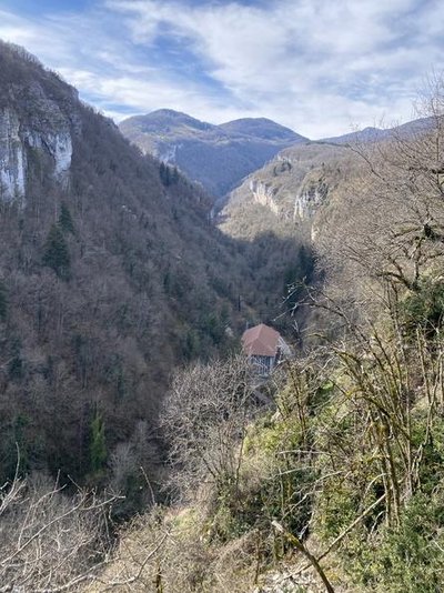 Vue sur l'usine hydroélectrique de Bouvante et la vallée de la Lyonne