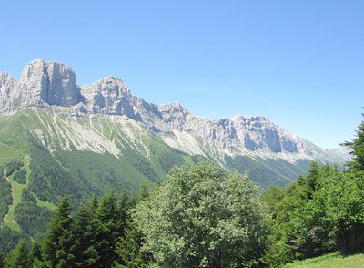 Vue sur les balcons est du Vercors à partir du Pré du Playnet