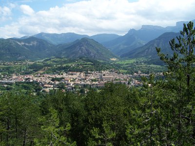 La ville de Die vue de la forêt de Justin