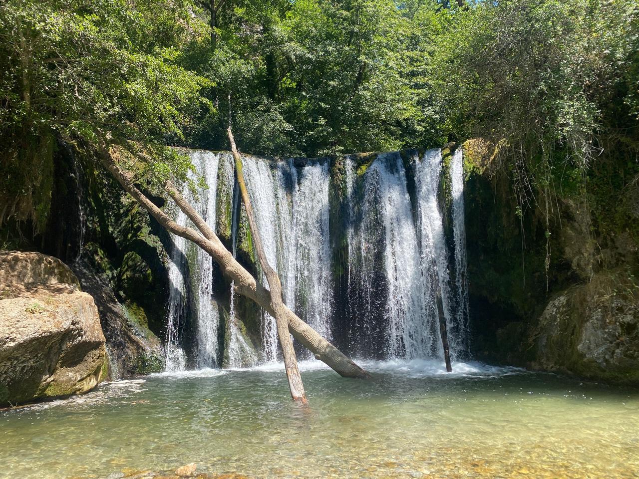 Cascade blanche