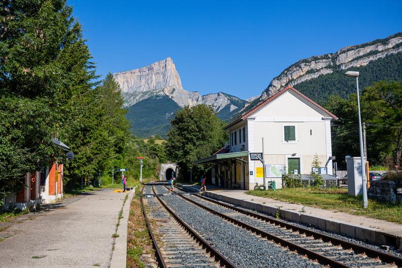 Vue sur le Mont Aiguille depuis la Gare de Clelles