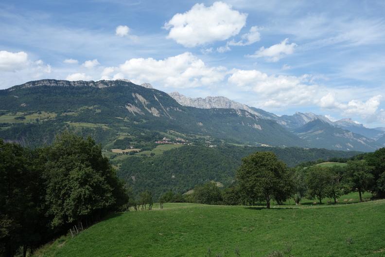 Vue sur le village de Miribel-Lanchâtre